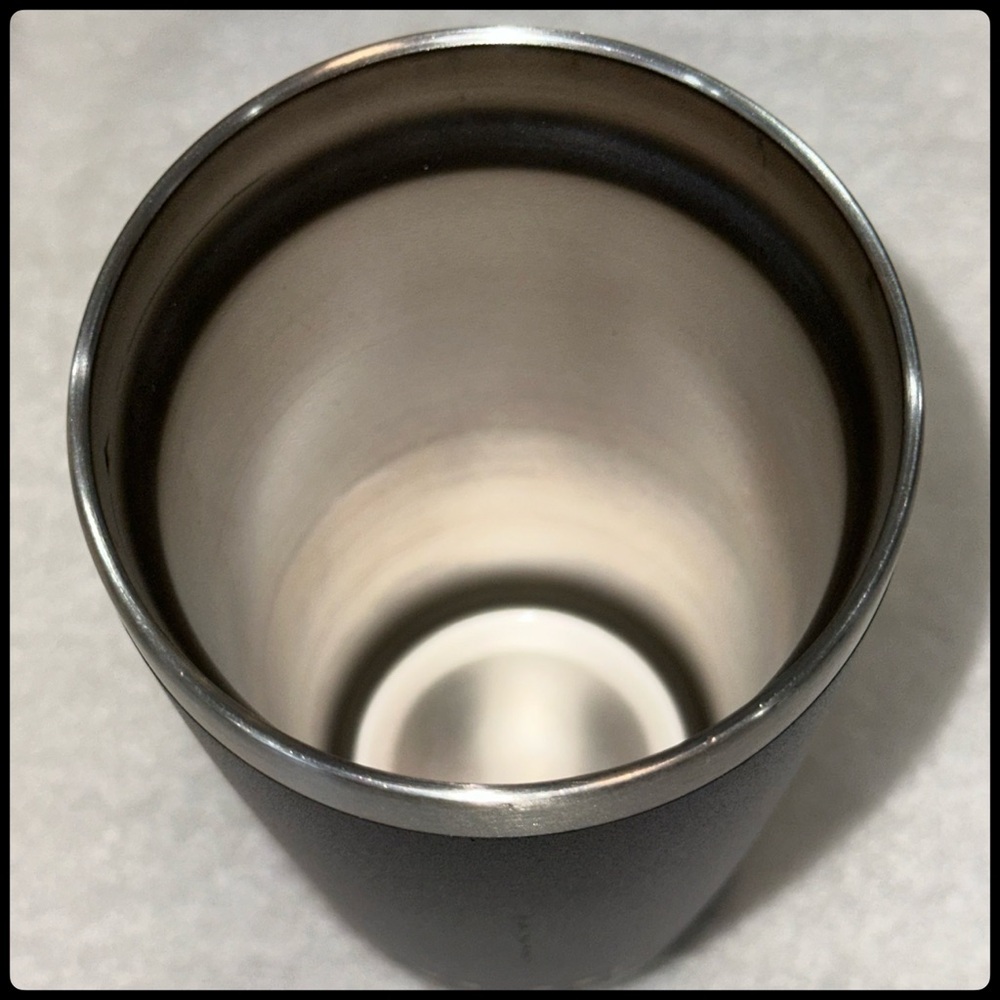 π₯π§YETI Black Stainless Steel 20oz Tumbler with Lid. One Owner. A- condition. ππΌ - Picture 14 of 16